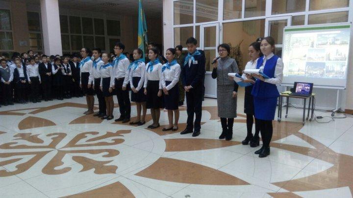 1 - желтоқсан Тұңғыш Президент күніне  және  «Жас Ұлан» бірыңғай балалар мен жасөспірімдер ұйымының Ұланбасын ұлықтау рәсіміне арналған салтанатты жиын