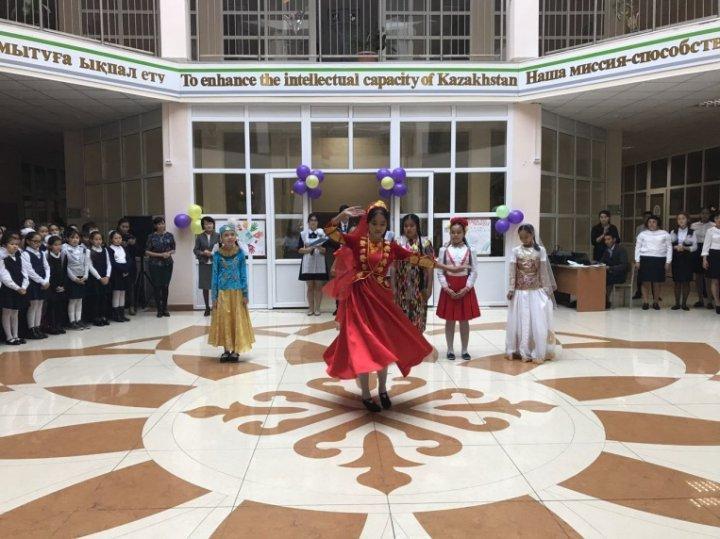 «Тіл-ұлтымыздың діңгегі, салт-дәстүрлеріміздің қайнар бұлағы» атты мерекелік салтанатты жиыннан үзінді